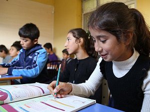 Hatay'da Suriyeli Çocuklar İçin Okul