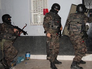 Adana Merkezli 3 İlde Uyuşturucu Operasyonu: 20 Gözaltı