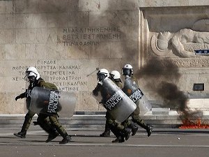 Yunanistan’da Grev Hayatı Felç Etti