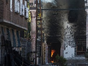 Sur'daki PKK Saldırısında Fatihpaşa Camisi'nde Yangın Çıktı