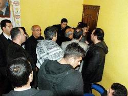 Urfa’da AKP İl Binası İşgali Devam Ediyor