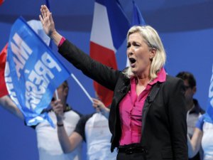 Fransa'da "Aşırı Sağcı" Le Pen Yine Mahkûm Oldu