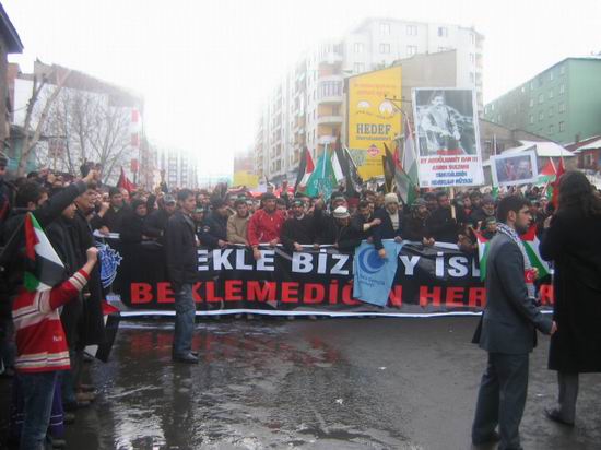Erzurum’da İsrail’le Lanet Mitingi