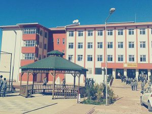 Şırnak'ta İki Okulu Basan PKK'lılar Öğrencileri Tehdit Etti