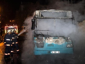 Bağcılar'da Halk Otobüsü Kundaklandı!