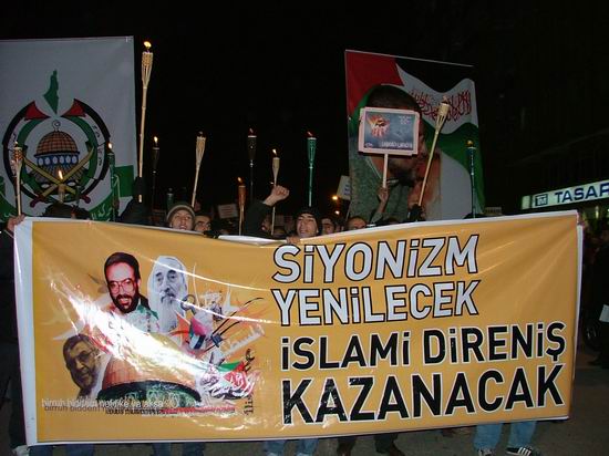 Diyarbakır’da Siyonist Vahşete Meşaleli Protesto