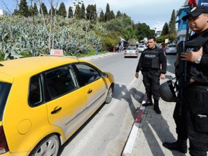 Tunus'ta Sokağa Çıkma Yasağı Kaldırıldı