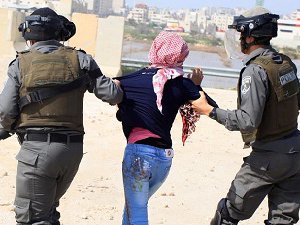 Siyonistler 25 Filistinli Öğrenciyi Tutukladı