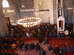 PKK Saldırıları Sebebiyle Namazın Kılınamadığı Ulu Camii