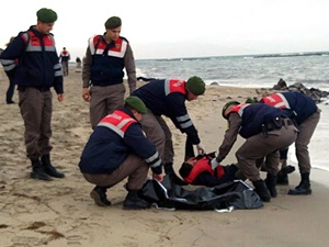 Ayvalık'ta Göçmenleri Taşıyan Bot Battı: 8 Kişi Hayatını Kaybetti!