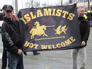 Almanya’da Yabancı ve İslam Karşıtı Gösteri Düzenlendi