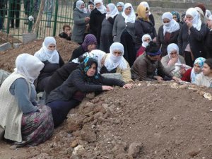 PKK Tarafından Katledilen Aile Toprağa Verildi