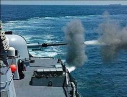 İsrail gemileri Gazze'yi bombalıyor