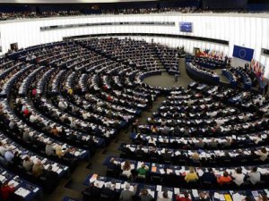 Avrupa Parlamentosu'nda Başörtüsü Yasağı!