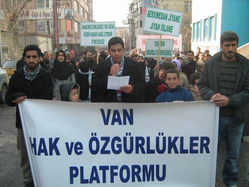 Van'da 125. Başörtüsü Eylemi
