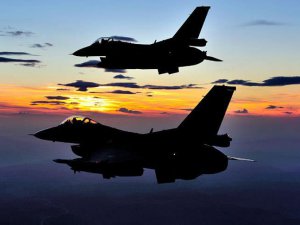 Mısır'da F-16 Savaş Uçağı Düştü