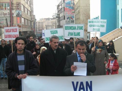 Van’da 126. Başörtüsü Eylemi