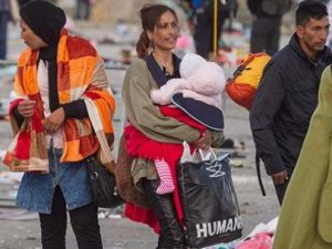 İki Afgan Muhacir Donarak Öldü