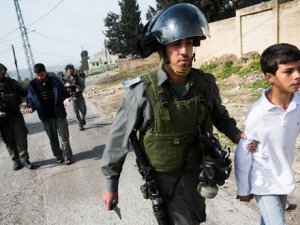 Siyonist İsrail İki Filistinli Çocuğu Katletti