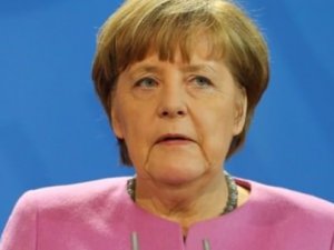Merkel'den Suriye'de Uçuşa Yasak Bölge Açıklaması