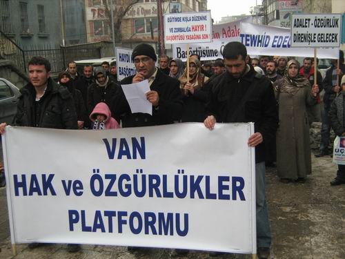 Van’da 127. Başörtüsü Eylemi