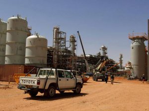 Cezayir'de Petrol Üssüne Saldırı
