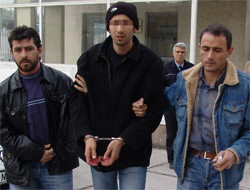 Şırınga Hürriyet'e saplandı