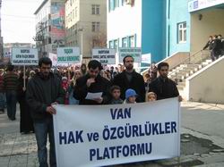 Van'da 128. başörtüsü eylemi