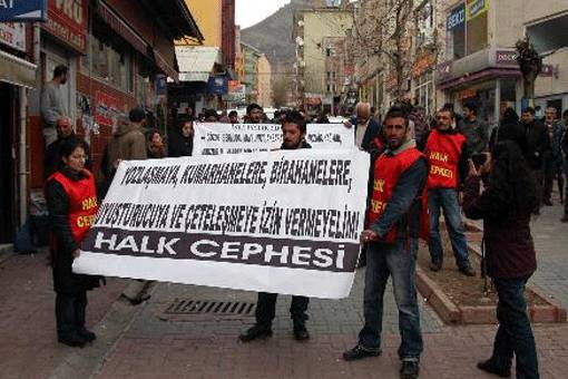 Tunceli’de ‘Kadın garson’ protestosu