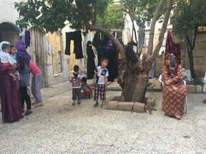 Kilis'e Atılan Roketler ve Suriyeli Kadınların Korkuları
