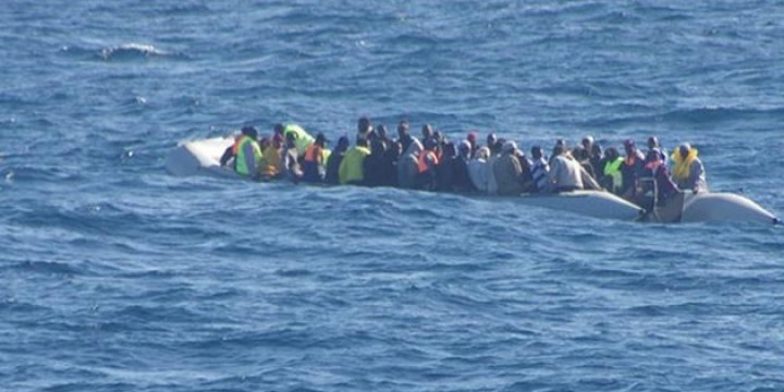 Akdeniz'de Göçmen Faciası; 80 Kayıp