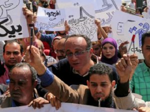 Mısır'da İki 'Muhalif Gazeteci' Gözaltına Alındı