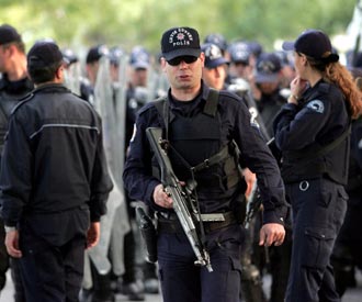 Polis dayağı rutinmiş