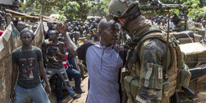 Fransız Askerleri Orta Afrika'dan Çekiliyor