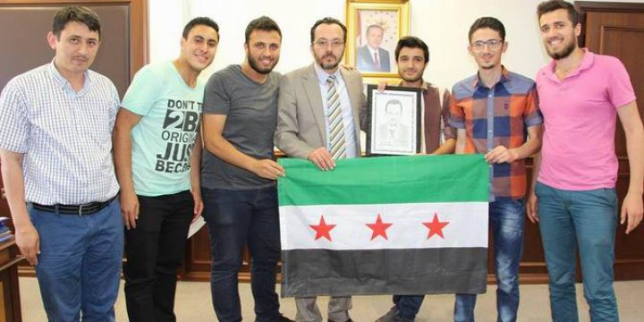 Rektör Cavit Bircan’a Suriyeli Öğrencilerden Teşekkür Ziyareti