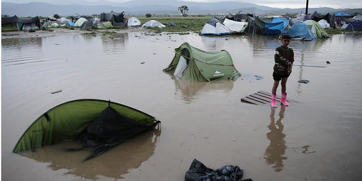 İdomeni'deki Sığınmacı Kampını Su Bastı