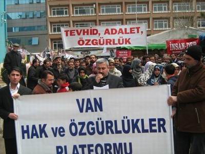 Van’da Kapatma Davasına Protesto!