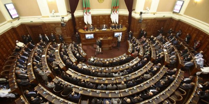 Cezayir'de Kabinede Kısmi Revizyon