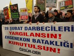 İSTANBUL’da 28 Şubat ve Darbe Protestosu