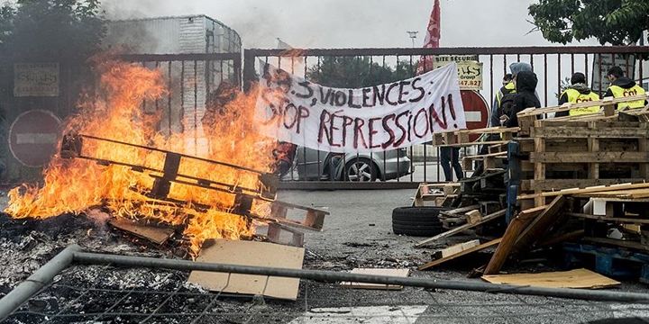 Fransa'da Grev ve Protestolar Devam Ediyor