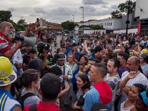 Venezuela'da Gıda Krizi Nedeniyle Çıkan Olaylarda 4 Kişi Öldü
