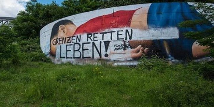 Irkçılardan Alan Kurdi Grafitisine Saldırı