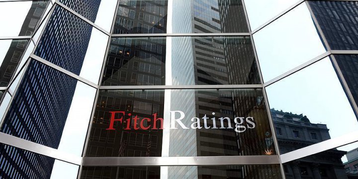 Fitch İngiltere'nin Kredi Notunu Düşürdü