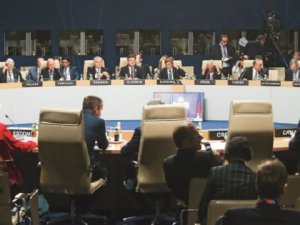 NATO, Doğu Avrupa’yı Korumayı Seçti