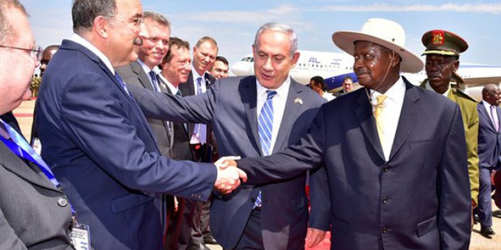 Netanyahu'ya Entebbe Töreni'nde 'Filistin' Şoku