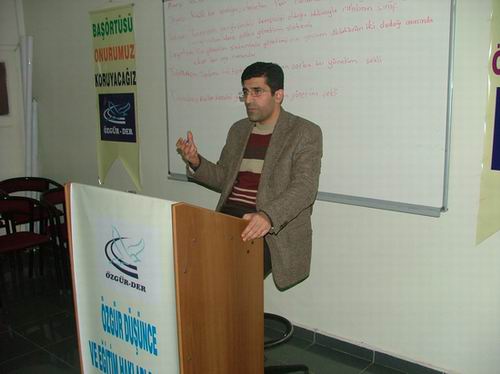 Diyarbakır’da “Demokrasinin Zaafları” Semineri