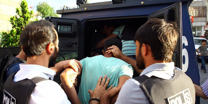 Ankara'da 46 Asker Daha Tutuklandı