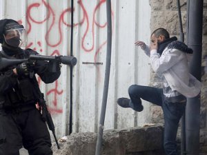 İşgal Güçleri: Kudüs'te 30 Filistinliyi Yaraladı
