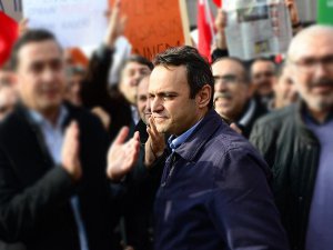 "FETÖ" Soruşturmasında 49 Gazeteci, Gazete Yöneticisi ve Çalışanı Firarda