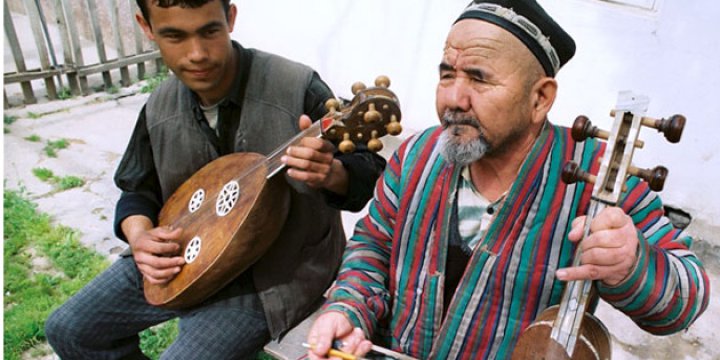 Özbekistan'da Bazı Müzik Aletlerine Yasak